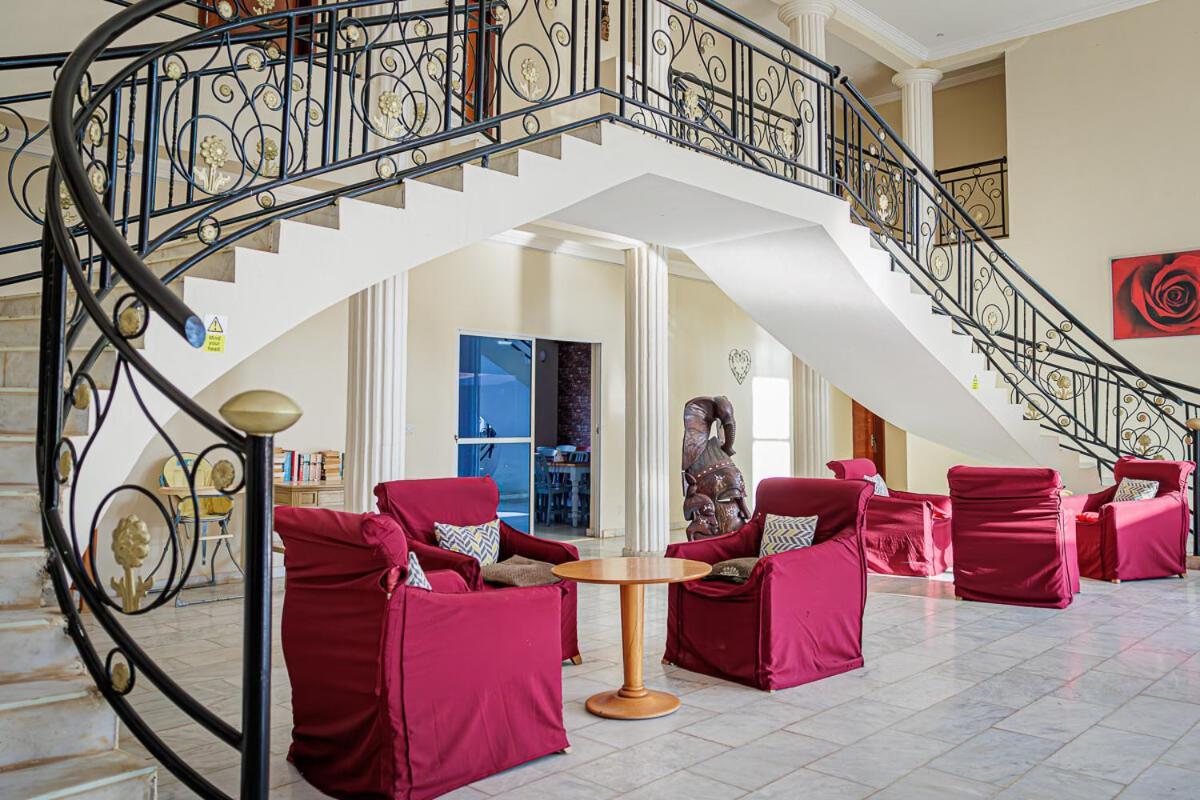 Ocean Villa Heights Brufut Exterior foto